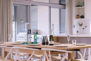 Dining - Ceol Na Mara Luxury Pool Escape with Golf Views (Dunsborough)