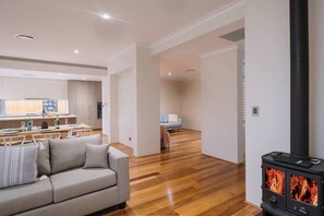 Fireplace - Ceol Na Mara Luxury Pool Escape with Golf Views (Dunsborough)