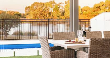 Ceol Na Mara Luxury Pool Escape with Golf Views