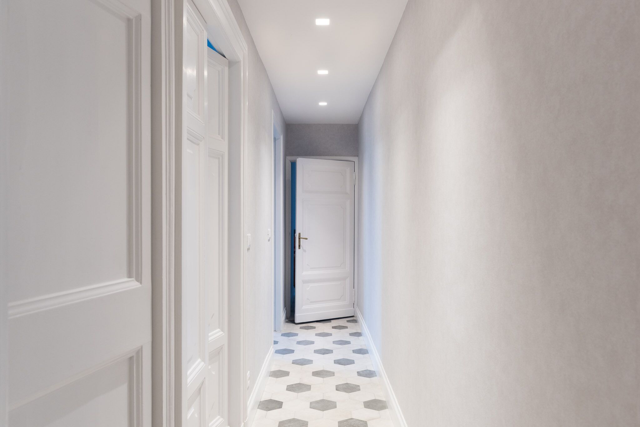 المنشأة من الداخل