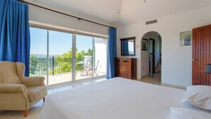 4 Schlafzimmer, Bügeleisen/Bügelbrett, Reisekinderbett, WLAN