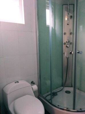 Bathroom - Hostal Casa Miranda (Natales)