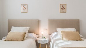 3 chambres, fer et planche à repasser, lit de bébé portatif, Wi-Fi