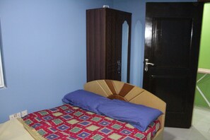 2 bedrooms, free WiFi - Fiifi's Place, a quiet comfortable affordable place to be (Accra)