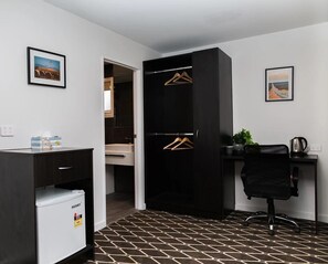 Premium bedding, iron/ironing board, free WiFi, bed sheets