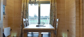 Cedar Lodge - UK30008