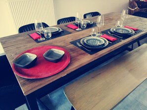 Nhà Deluxe | Khu phòng khách | TV màn hình phẳng 