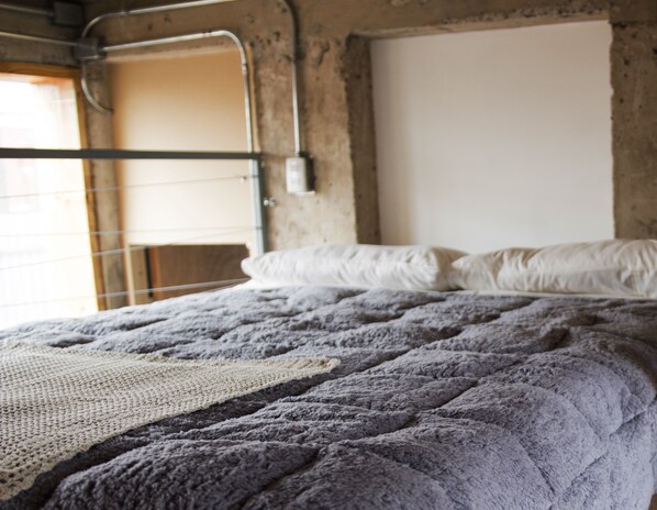 1 bedroom - Nice apartment with mezzanine located on the Route Museum Open Sky-La Sebastiana on the Bellavista-Valparaíso Hill. Two blocks from the Holy Spirit elevator. (Valparaíso)