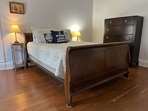 4 chambres, bureau, fer et planche à repasser, accès au Wi-Fi (inclus)