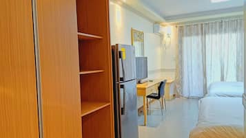 Basic Double Room | Free WiFi, bed sheets