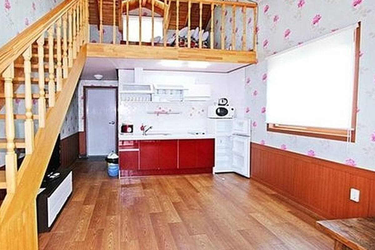 Appartement Duplex | Coin séjour | Télévision à écran plat