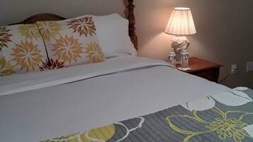 3 bedrooms, in-room safe, desk, iron/ironing board