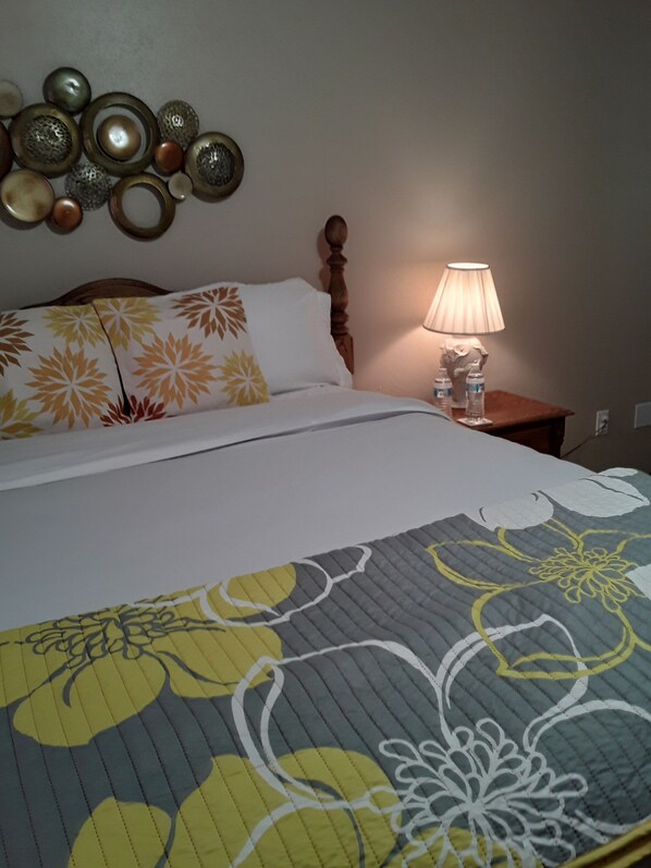 3 bedrooms, in-room safe, desk, iron/ironing board