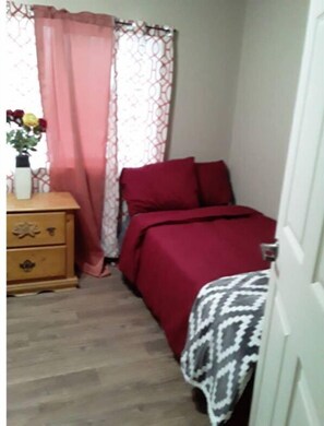 3 bedrooms, in-room safe, desk, iron/ironing board