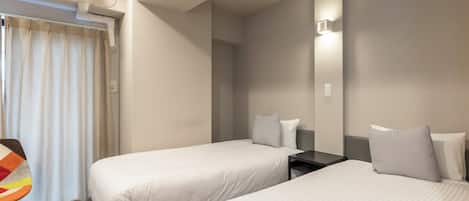 Twin Room | Desk, soundproofing, free WiFi, bed sheets