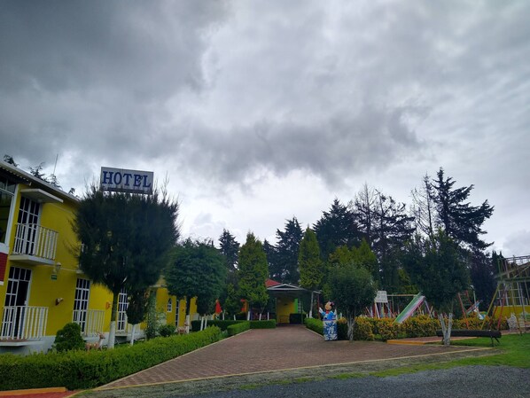 Front of property - Hotel Campestre Ayapango (Ayapango)