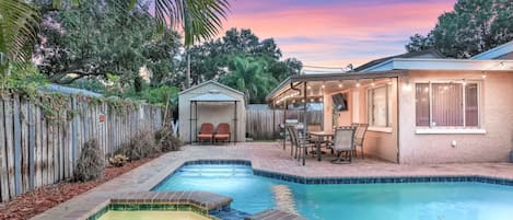 Outdoor pool, a heated pool