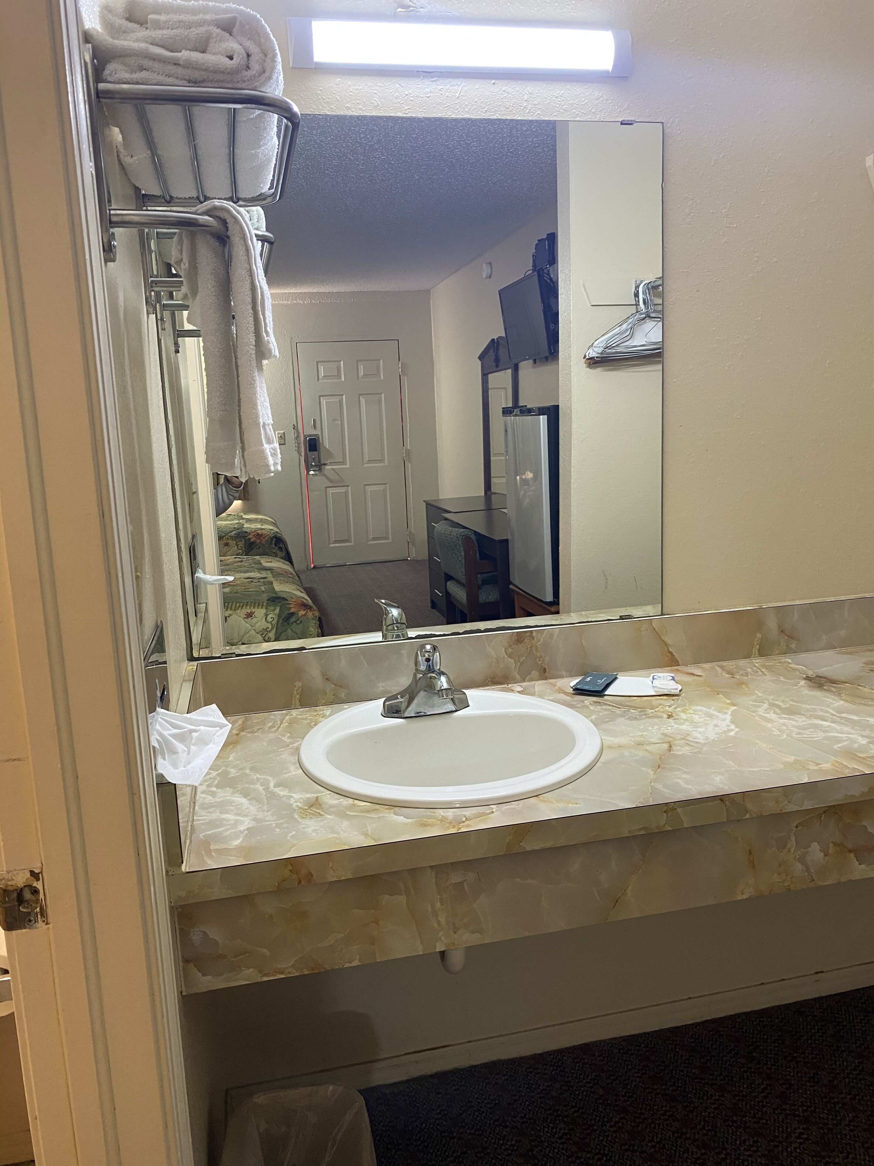 Free WiFi, bed sheets