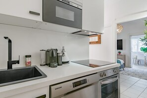 Fridge, microwave, oven, dishwasher