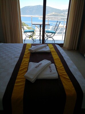 6 bedrooms, in-room safe, iron/ironing board, travel cot