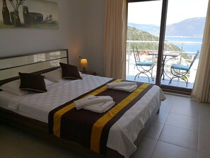 6 Schlafzimmer, Zimmersafe, Bügeleisen/Bügelbrett, Reisekinderbett
