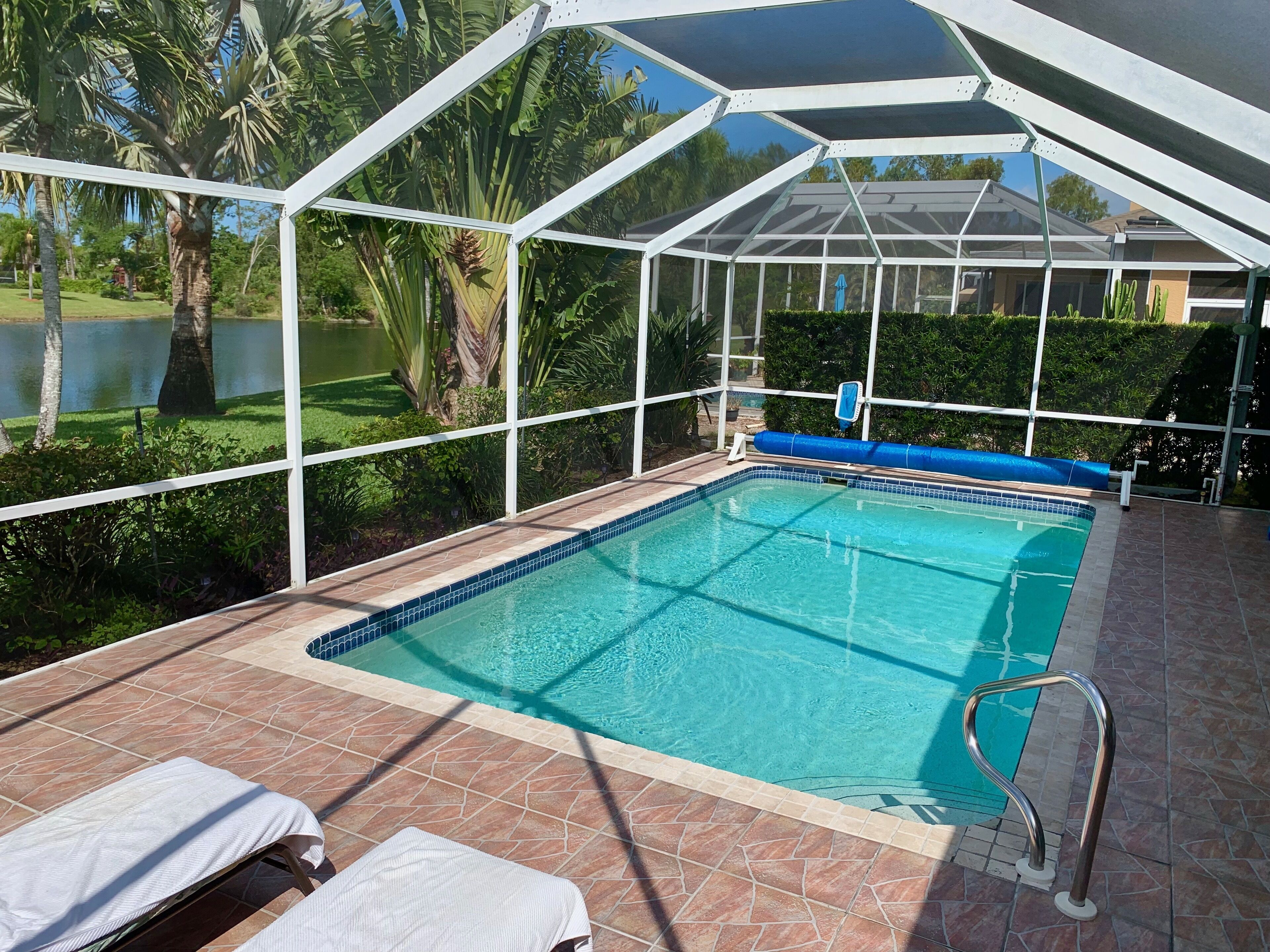 House with private pool - 12 minutes from the beach