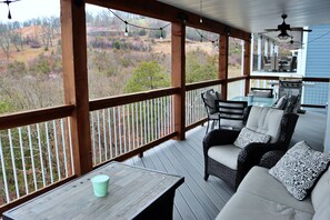 Outdoor dining - 7 BR, 7.5 Bath Home with Hot Tub close to all of the Branson Fun! (Branson)
