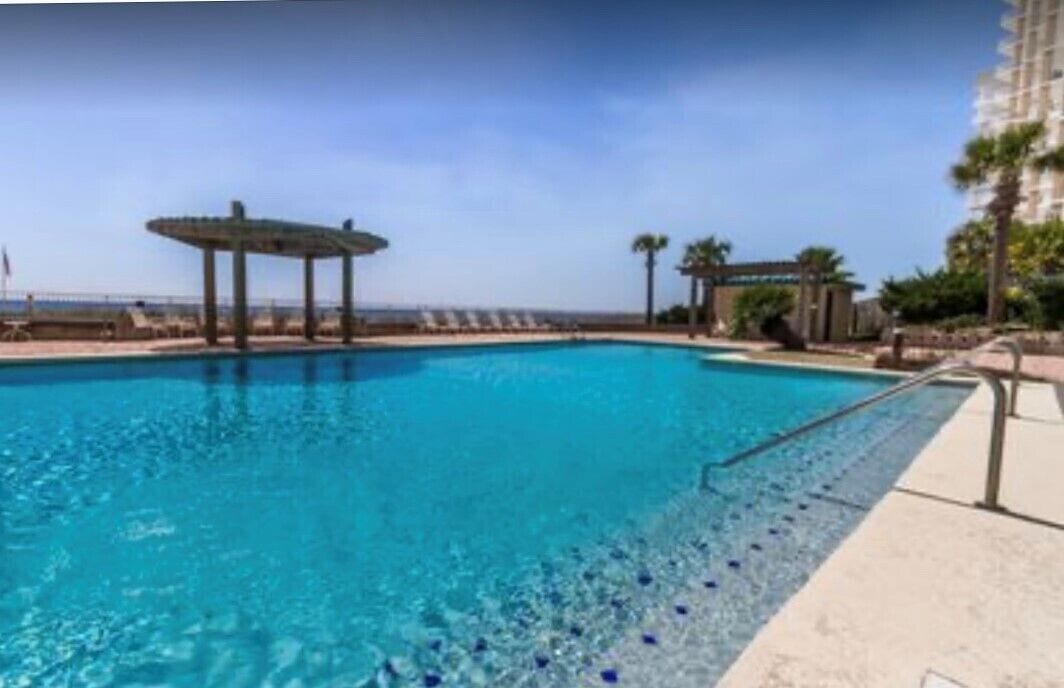 Innenpool, Außenpool