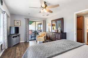 1 bedroom, iron/ironing board, Internet, bed sheets - Snowbird-friendly condo with pool, firepit, central AC, W/D, and walk to beach (Panama City Beach)