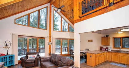 Dog-Friendly, Secluded Cabin in the Woods