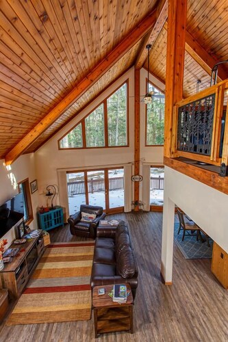 Secluded Cabin in the Woods - Dog Friendly