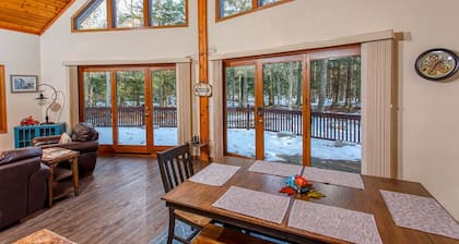 Secluded Cabin in the Woods - Dog Friendly