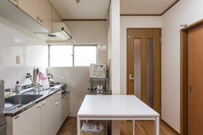 Private kitchenette - Saiin House (Kyoto)