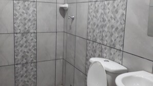 تجهيزات دش، مجففات شعر، مناشف، صابون