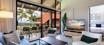 NEW! Modern Oceanfront Remodel ☀ Top Floor, Amazing Ocean Views ☀ Luana Kai B314