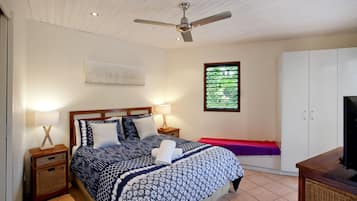 One Bedroom Rooftop Terrace with Spa | 1 bedroom, individually decorated, individually furnished