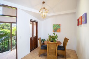 Departamento Premium, hidromasaje (One Bedroom Rooftop Terrace with Spa) | Comedor