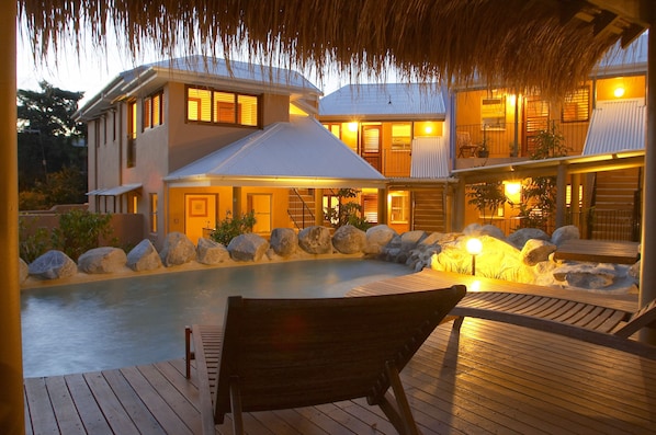 Façade de l’hébergement - soirée/nuit