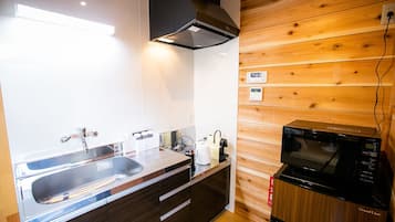 平房 | 私人小型廚房 | 雪櫃、微波爐、咖啡機/沖茶器、電熱水壺