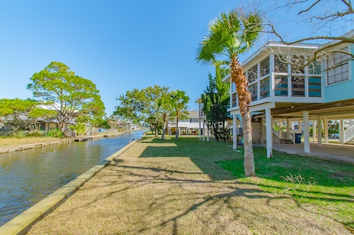 Canal front property in the heart of Gulf Shores