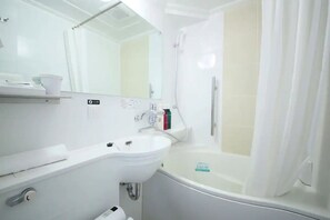 Combined shower/bathtub, free toiletries, hair dryer, slippers - APA Hotel Tsukuba-Bampakukinenkoen-Ekimae (Tsukuba)