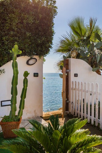 Blumarine house on the sea, parking and wi.fi