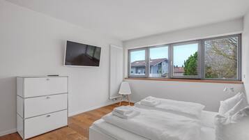 4 bedrooms, free WiFi, bed sheets