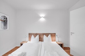 4 bedrooms, free WiFi, bed sheets