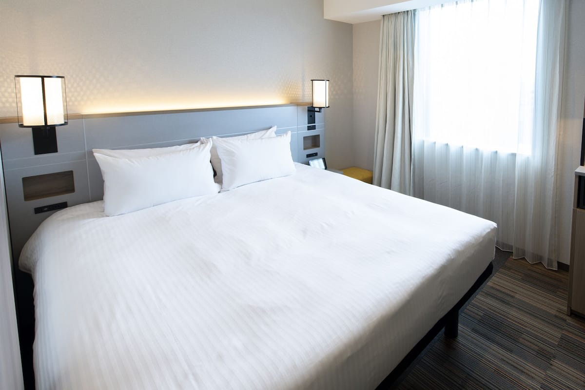Double B Room Non smoking | In-room safe, desk, blackout drapes, iron/ironing board (on request)