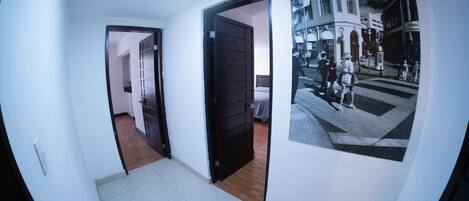 1 chambre, fer et planche à repasser, accès Internet