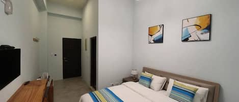 Kamar Double (A101) | Meja kerja, kedap suara, dan Wi-Fi gratis