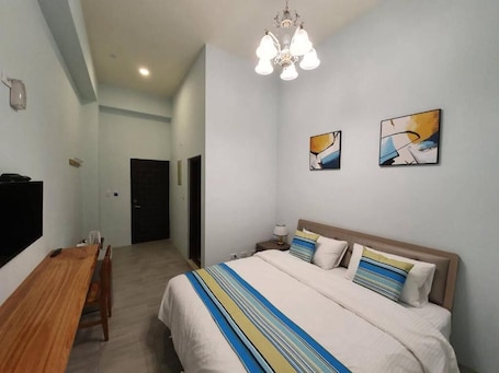 Double Room (A101) | Desk, soundproofing, free WiFi