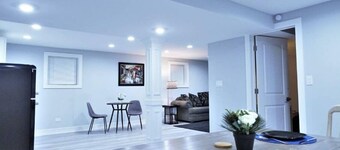 A5 Luxurious Garden Unit Near Chicago