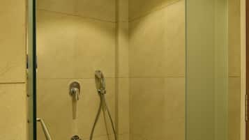 Deluxe Room | Bathroom